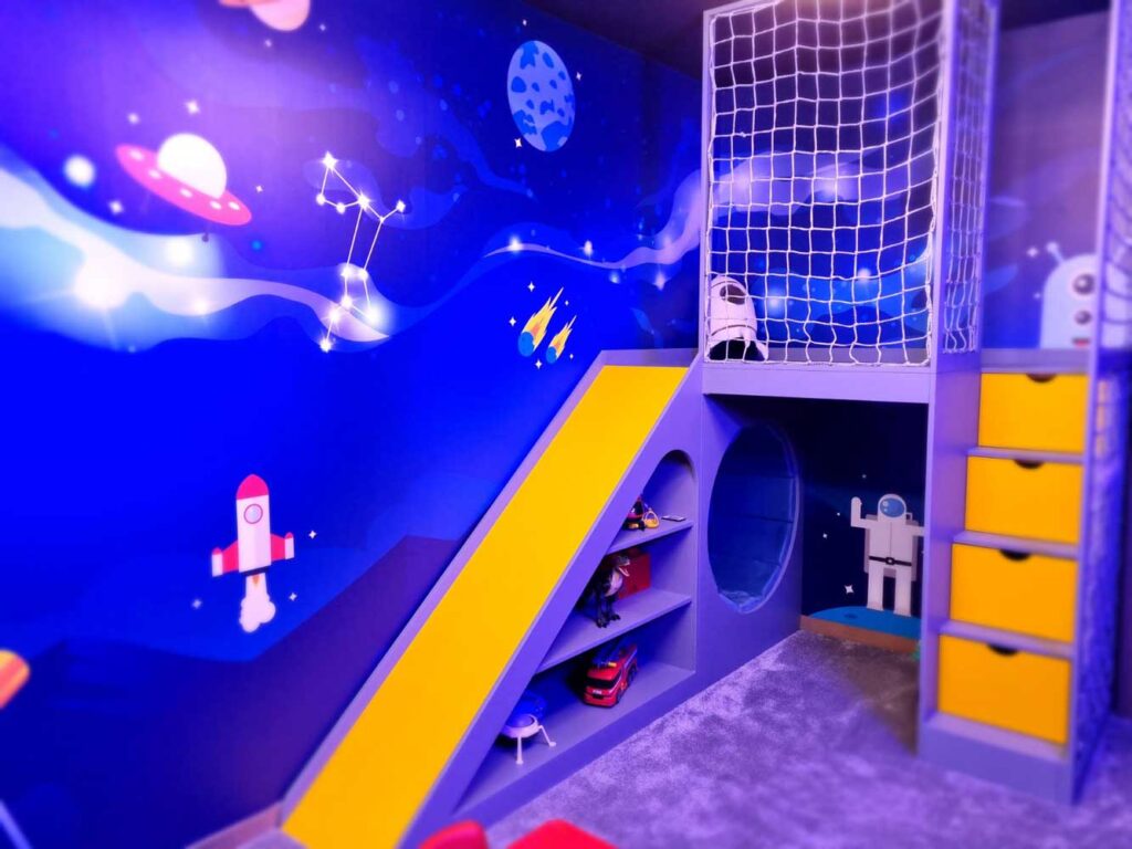 Astronaut Room