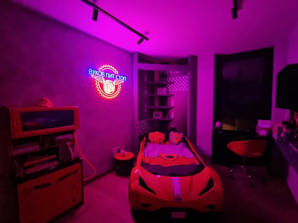 Astronaut Room